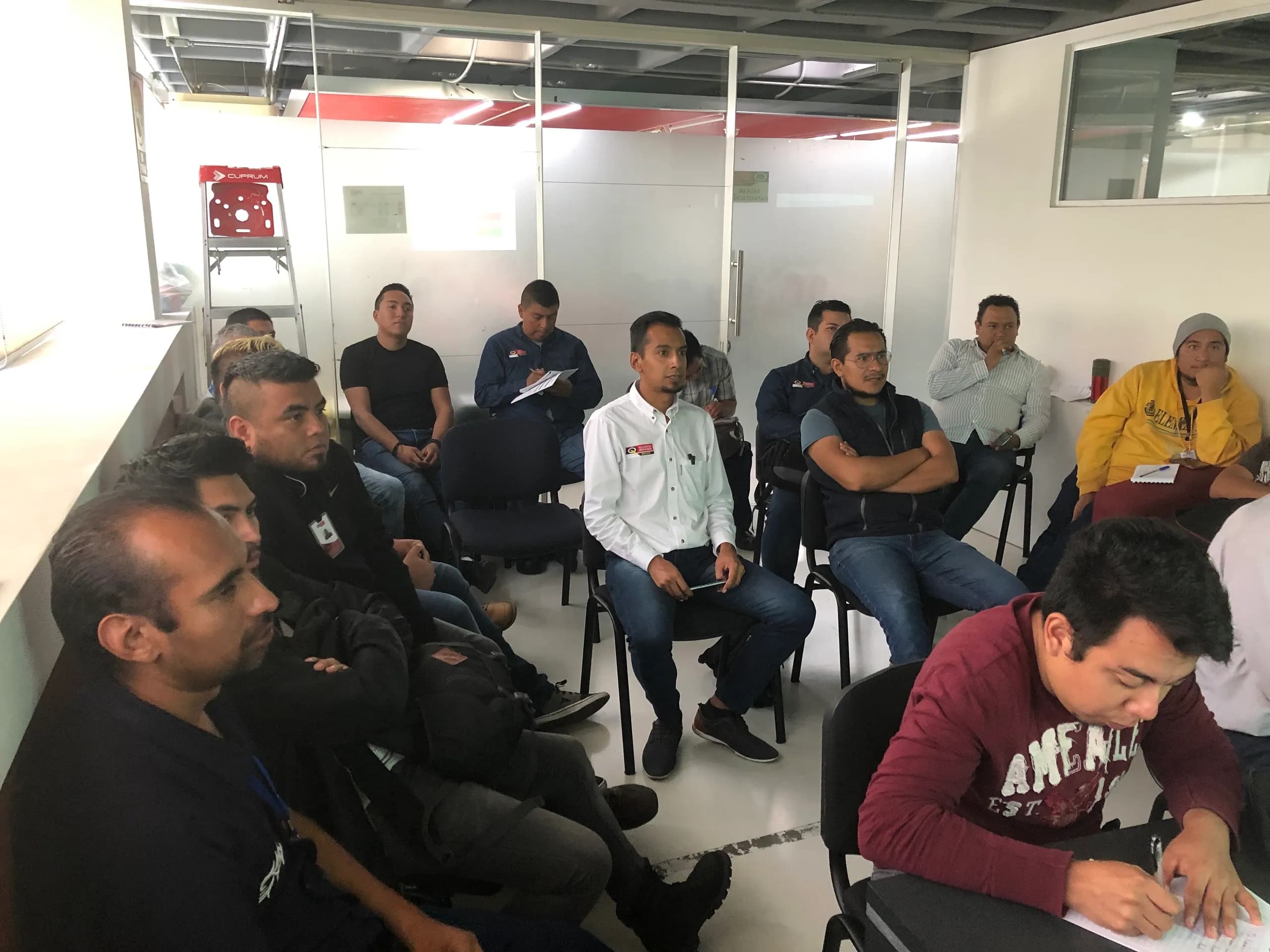 Icono de cursos presenciales en Taddle Training