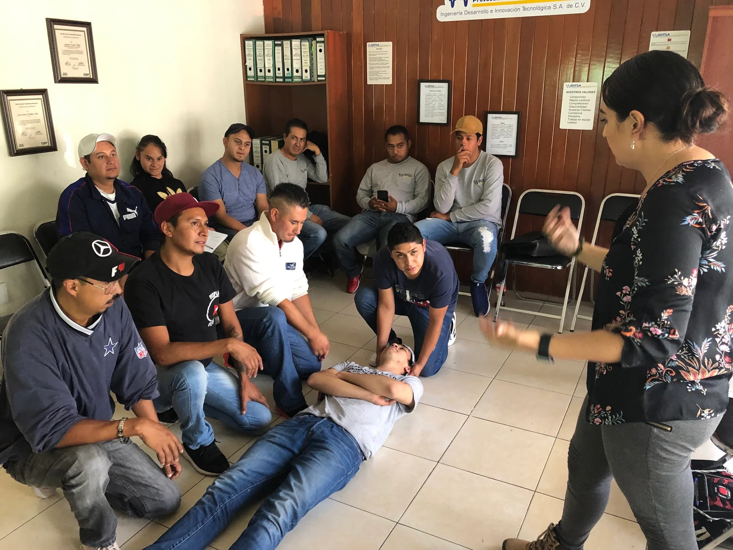 Icono de cursos presenciales en Taddle Training